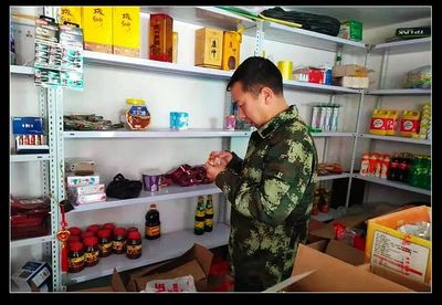 武都区:市场监管所对食品药品进行大排查